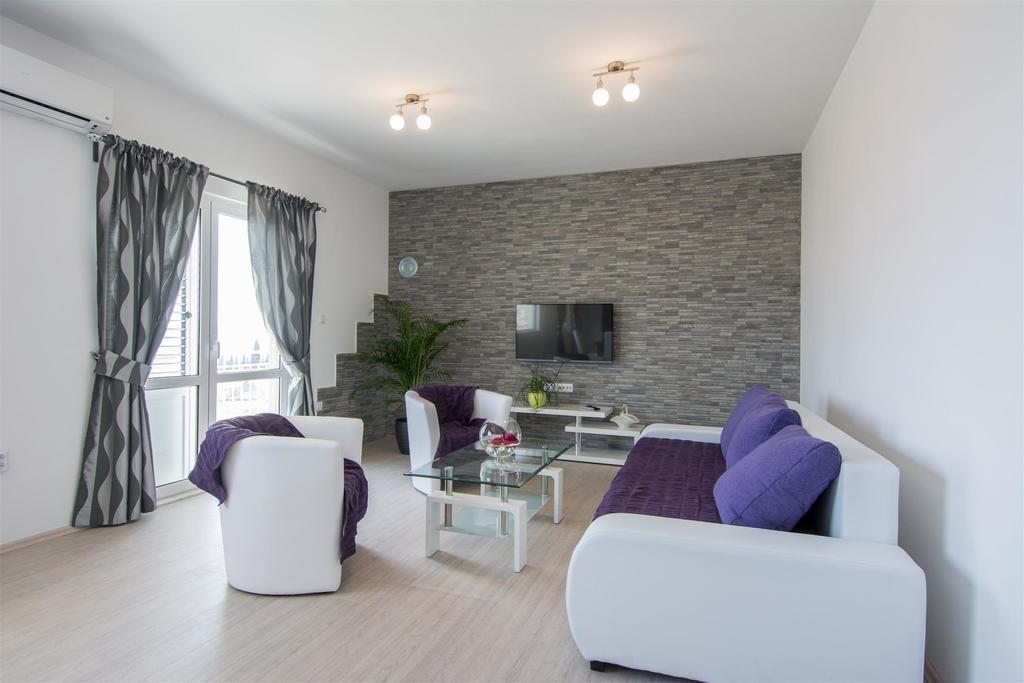 Apartments Iva Donji Seget Exterior foto