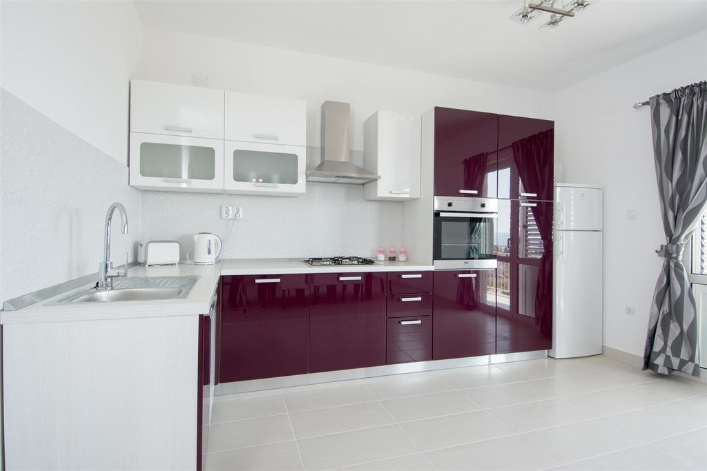 Apartments Iva Donji Seget Exterior foto